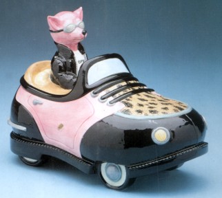 Cruisin' Chihuahua Cookie Jar - 
66042
