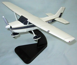 Cessna 172 Skyhawk Custom Scale Model Aircraft - 
cessna172-4