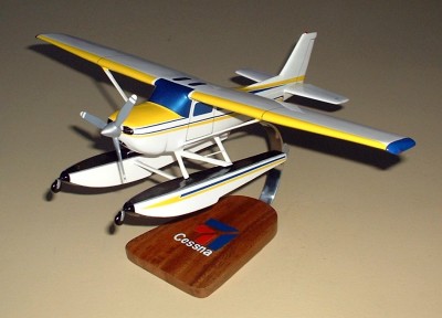 Cessna 172 Skyhawk With Floats Custom Scale Model Aircraft - 
cessna172-5