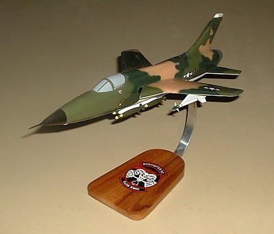 F-105D Thunderchief Custom Scale Model Aircraft - 
f105