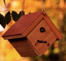 TRADITIONAL WREN BIRDHOUSE