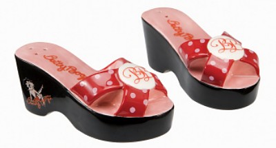 BETTY BOOP FLIP FLOP SALT AND PEPPER SHAKERS