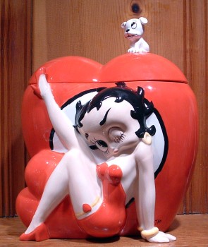 BETTY BOOP HEART SHAPED COOKIE JAR