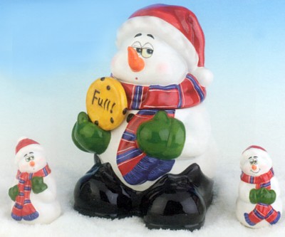 SNOWMAN COOKIE JAR WITH SNOWMEN SALT AND PEPPER SHAKERS