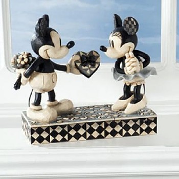 DISNEY TRADITIONS MICKEY AND MINNIE MOUSE REAL SWEETHEART FIGURINE BY JIM SHORE