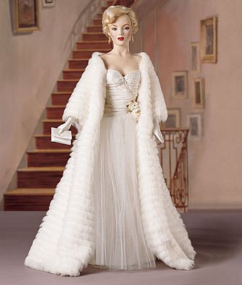 MARILYN MONROE PORCELAIN PORTRAIT DOLL - ALL ABOUT EVE BY THE FRANKLIN MINT