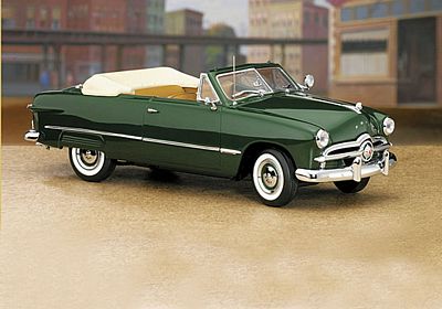 1949 FORD CONVERTIBLE LIMITED EDITION DIE-CAST 1:24 SCALE MODEL BY THE FRANKLIN MINT