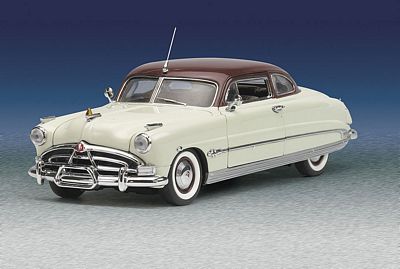 1951 HUDSON HORNET LIMITED EDITION DIE-CAST 1:24 SCALE MODEL BY THE FRANKLIN MINT