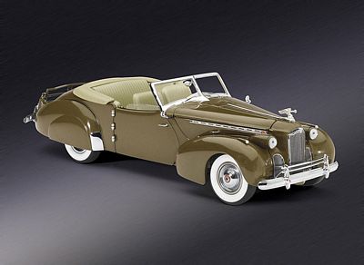 1940 PACKARD CONVERTIBLE VICTORIA LIMITED EDITION DIE-CAST 1:24 SCALE MODEL BY THE FRANKLIN MINT