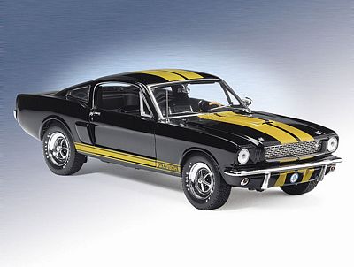 1966 SHELBY GT-350 LIMITED EDITION DIE-CAST 1:24 SCALE MODEL BY THE FRANKLIN MINT