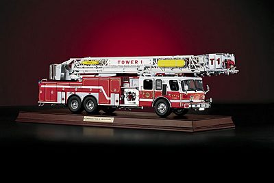 EMERGENCY ONE HP 105 PLATFORM FIRE ENGINE DIE-CAST 1:32 SCALE MODEL BY THE FRANKLIN MINT