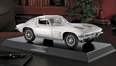 1963 CORVETTE STING RAY IN FINE PEWTER LIMITED EDITION DIE-CAST 1:12 SCALE MODEL BY THE FRANKLIN MINT