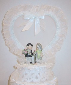 KIM ANDERSON HEART AND BOW WITH MINI FIGURINES WEDDING CAKE TOPPER