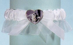KIM ANDERSON WHITE GARTER WITH HEART CHARM