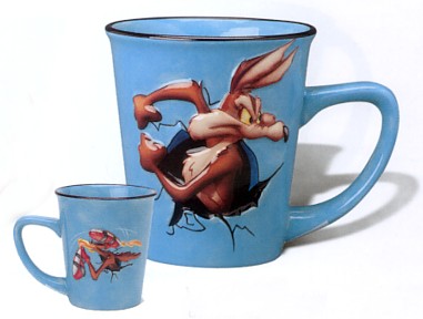 WILE E. COYOTE 9 OUNCE BREAKTHROUGH SCULPTED MUG