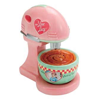 I LOVE LUCY MIXER AND BOWL SALT AND PEPPER SHAKERS