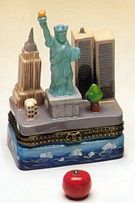 STATUE OF LIBERTY, TWIN TOWERS AND EMPIRE STATE BUILDING PORCELAIN HINGED BOX