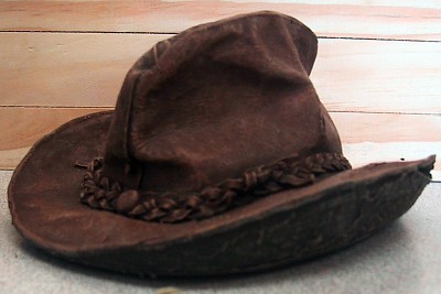 COWBOY HAT PAPER WEIGHT/FIGURINE