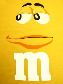 M&M'S YELLOW FACE T-SHIRT - MEDIUM