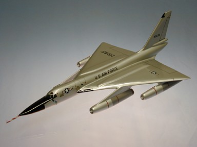 B-58 HUSTLER USAF SILVER SCALE MODEL AIRCRAFT