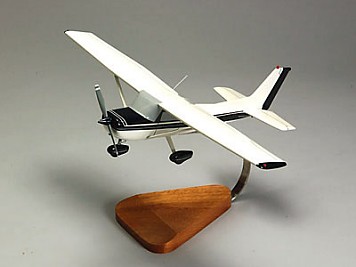 C-182 Skylane Scale Model Aircraft