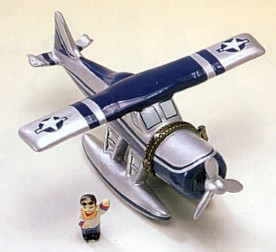 De Havilland Dhc Otter Porcelain Hinged Box With Pilot