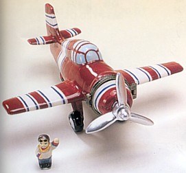 F6F PORCELAIN HINGED BOX WITH PILOT