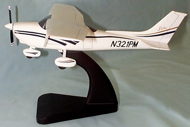 Cessna 182 Skylane Custom Scale Model Aircraft