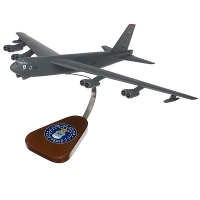 B-52 STRATOFORTRESS BIG UGLY SCALE MODEL AIRCRAFT