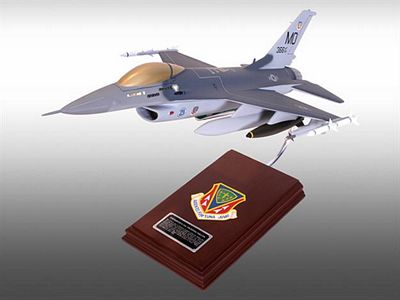 F-16C Falcon 1/32 Scale Model Aircraft