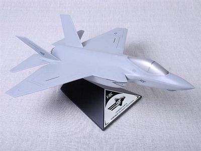 F-35C JSF/CV 1/48 Scale Model Aircraft