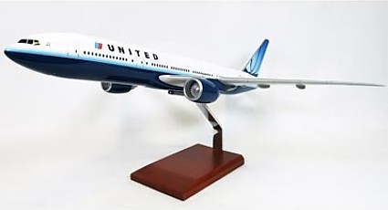 B777-200 United Airlines 1/100 Scale Model Aircraft