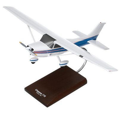 Cessna 172 Skyhawk 1/24 Scale Model Aircraft