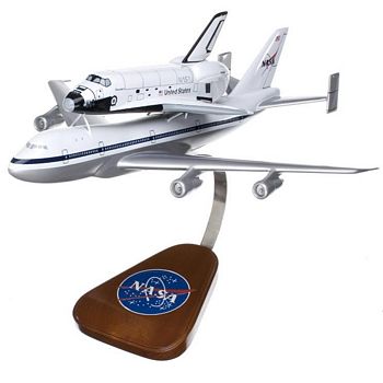 BOEING 747 WITH ORBITER PIGGY BACK SCALE MODEL AIRCRAFT