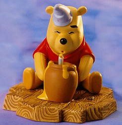 HIP HIP POOHRAY FOR BIRTHDAYS - POOH AND FRIENDS FIGURINE