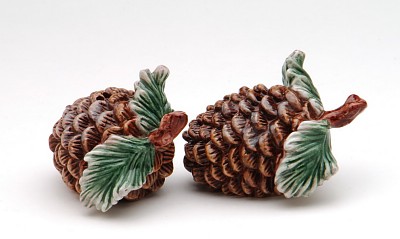 PINE CONE SALT AND PEPPER SHAKERS