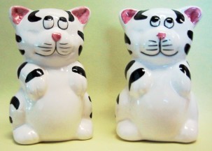 CAT SALT AND PEPPER SHAKERS