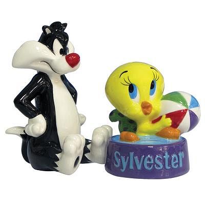 Tweety In Sylvester's Bowl Salt And Pepper Shakers