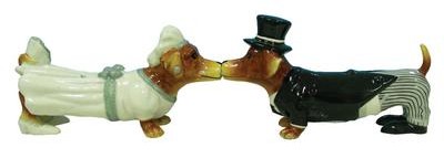 HOT DIGGITY DOGS BRIDE AND GROOM MAGNETIC SALT AND PEPPER SHAKERS