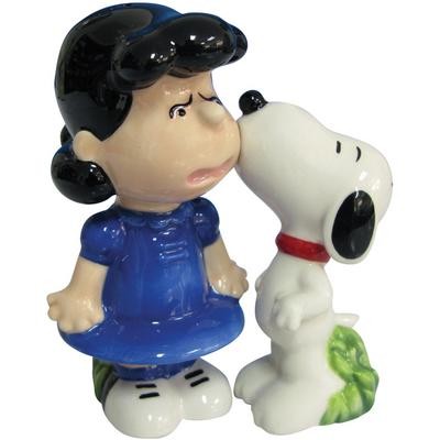 Peanuts Snoopy Kissing Lucy Salt And Pepper Shakers