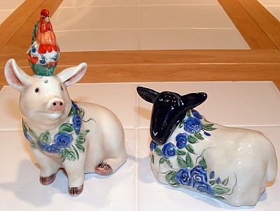 PIG COW AND ROOSTER SALT AND PEPPER SHAKERS