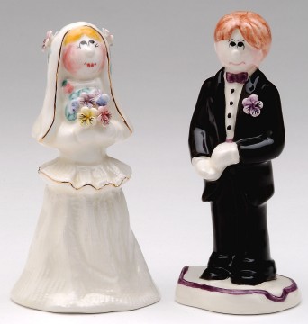 BRIDE AND GROOM SALT AND PEPPER SHAKERS