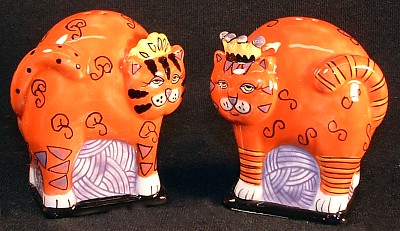 King And Queen Cat Salt And Pepper Shakers
