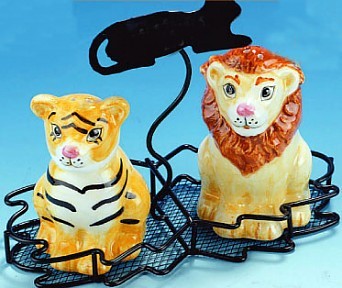 Lion And Tiger With Tray Salt And Pepper Shakers