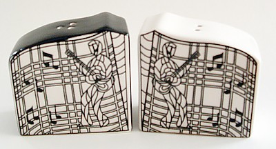 ELVIS PRESLEY GRACELAND GATES SALT AND PEPPER SHAKERS