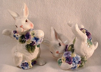 BUNNY RABBITS WITH HYDRANGEAS SALT AND PEPPER SHAKERS