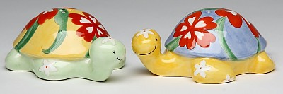 TURTLE SALT AND PEPPER SHAKERS