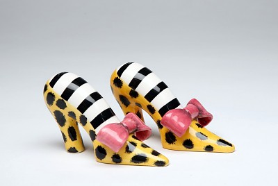 LEOPARD PRINT HIGH HEELED SHOES WITH PINK BOWS SALT AND PEPPER SHAKERS