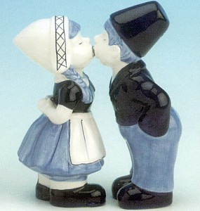 DUTCH BOY AND DUTCH GIRL KISSING SALT AND PEPPER SHAKERS