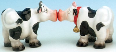 COWS KISSING SALT AND PEPPER SHAKERS